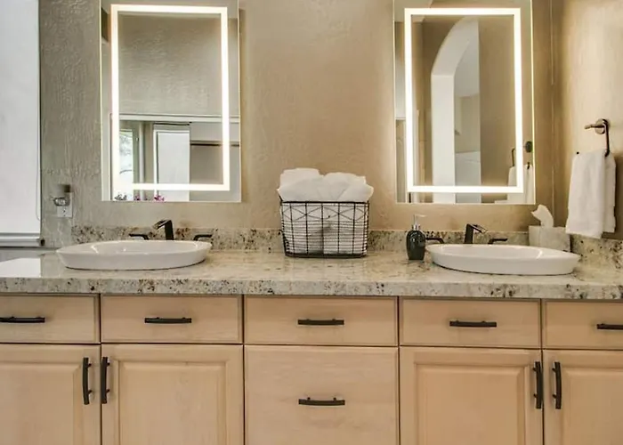 Fabulous 4-bdrm Wbreathtaking Views Pool Fountain Hills