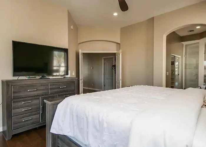 Fabulous 4-bdrm Wbreathtaking Views Pool * Fountain Hills