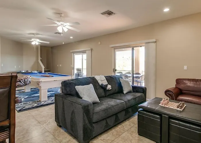 Fabulous 4-bdrm Wbreathtaking Views Pool