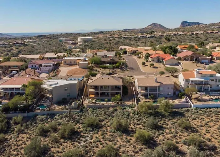 Fabulous 4-bdrm Wbreathtaking Views Pool