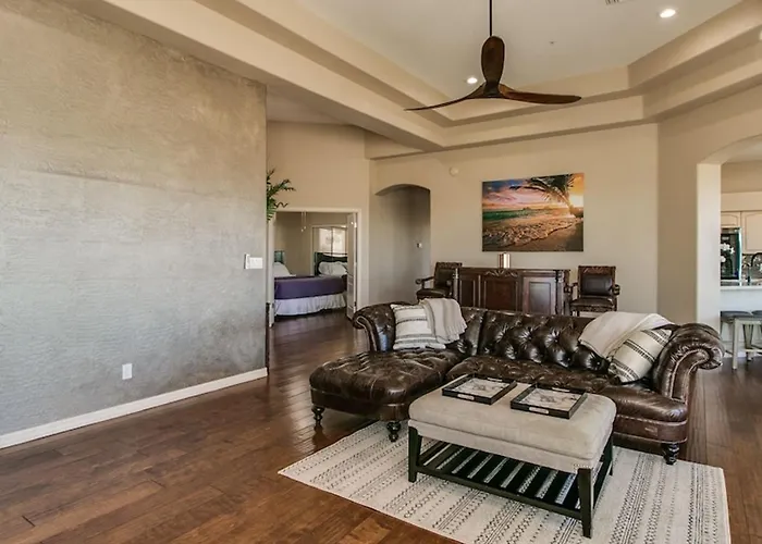 Fabulous 4-bdrm Wbreathtaking Views Pool Сasa de vacaciones Fountain Hills