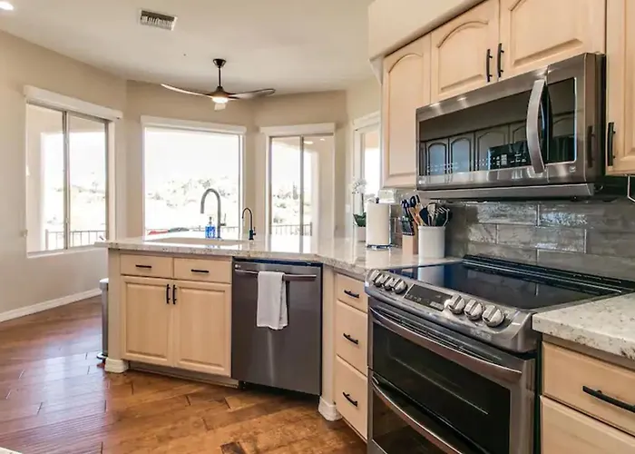 Fabulous 4-bdrm Wbreathtaking Views Pool Сasa de vacaciones Fountain Hills